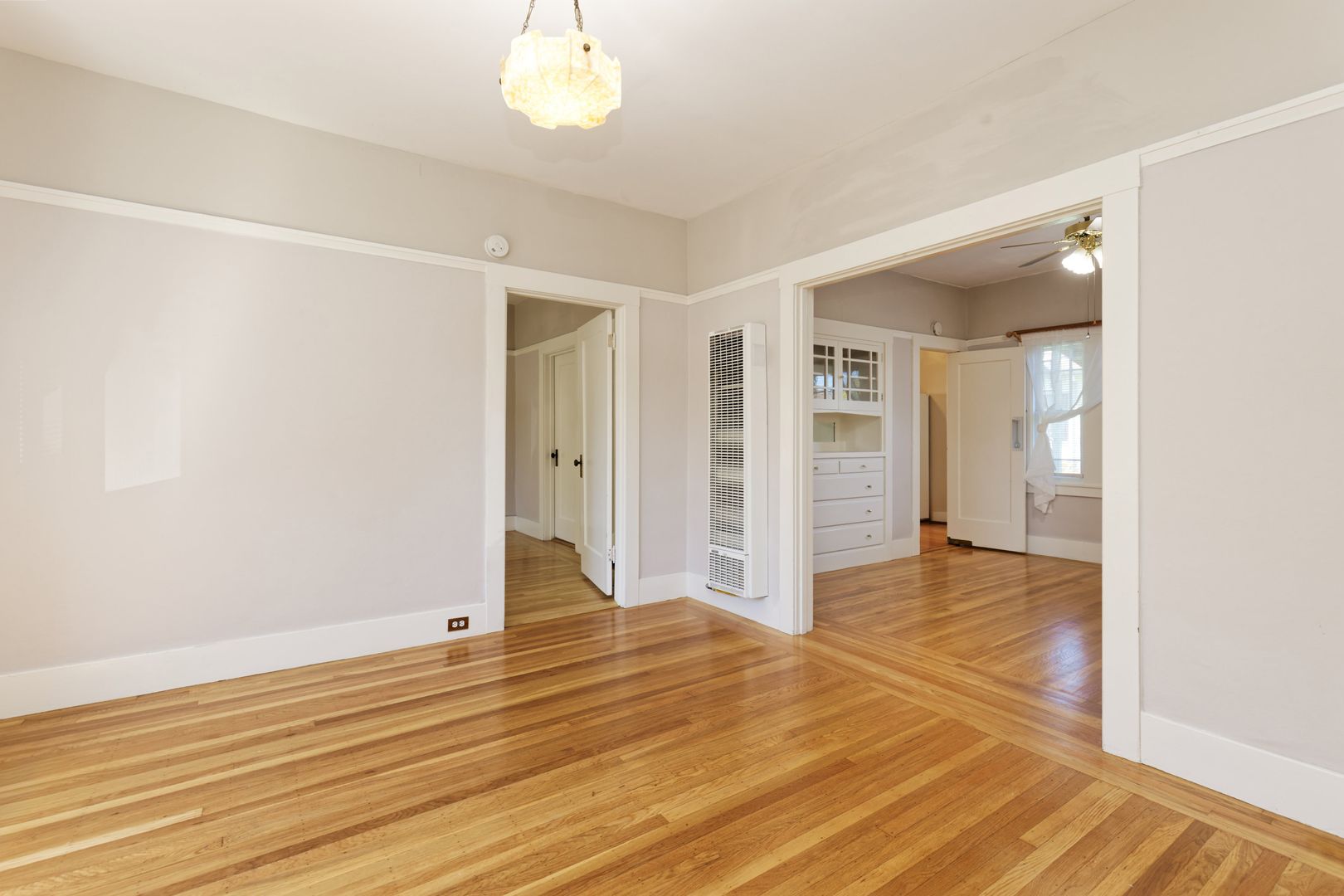Oakland Apartment: 6366 Racine Street