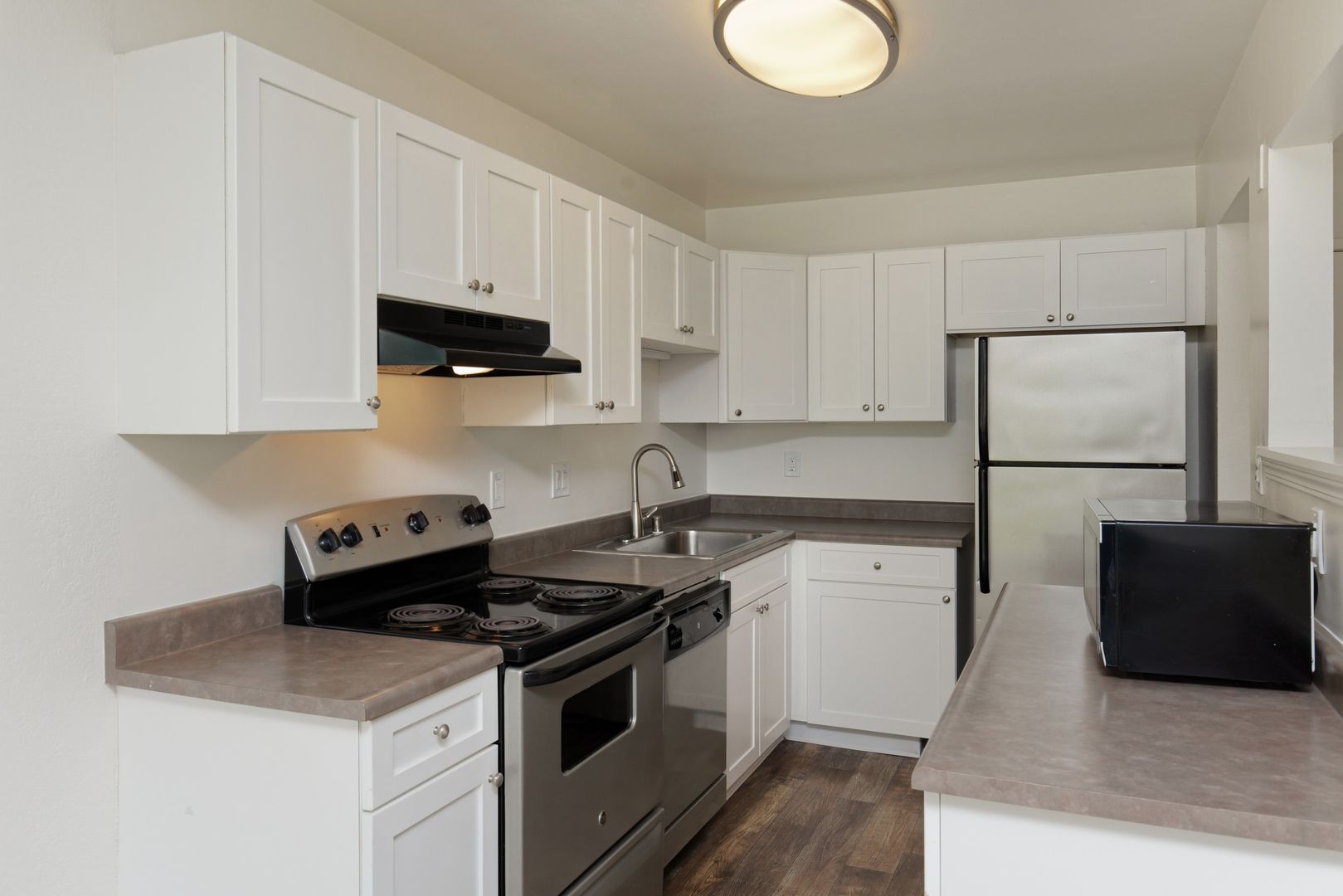 Concord Apartment: 1841 Laguna Street