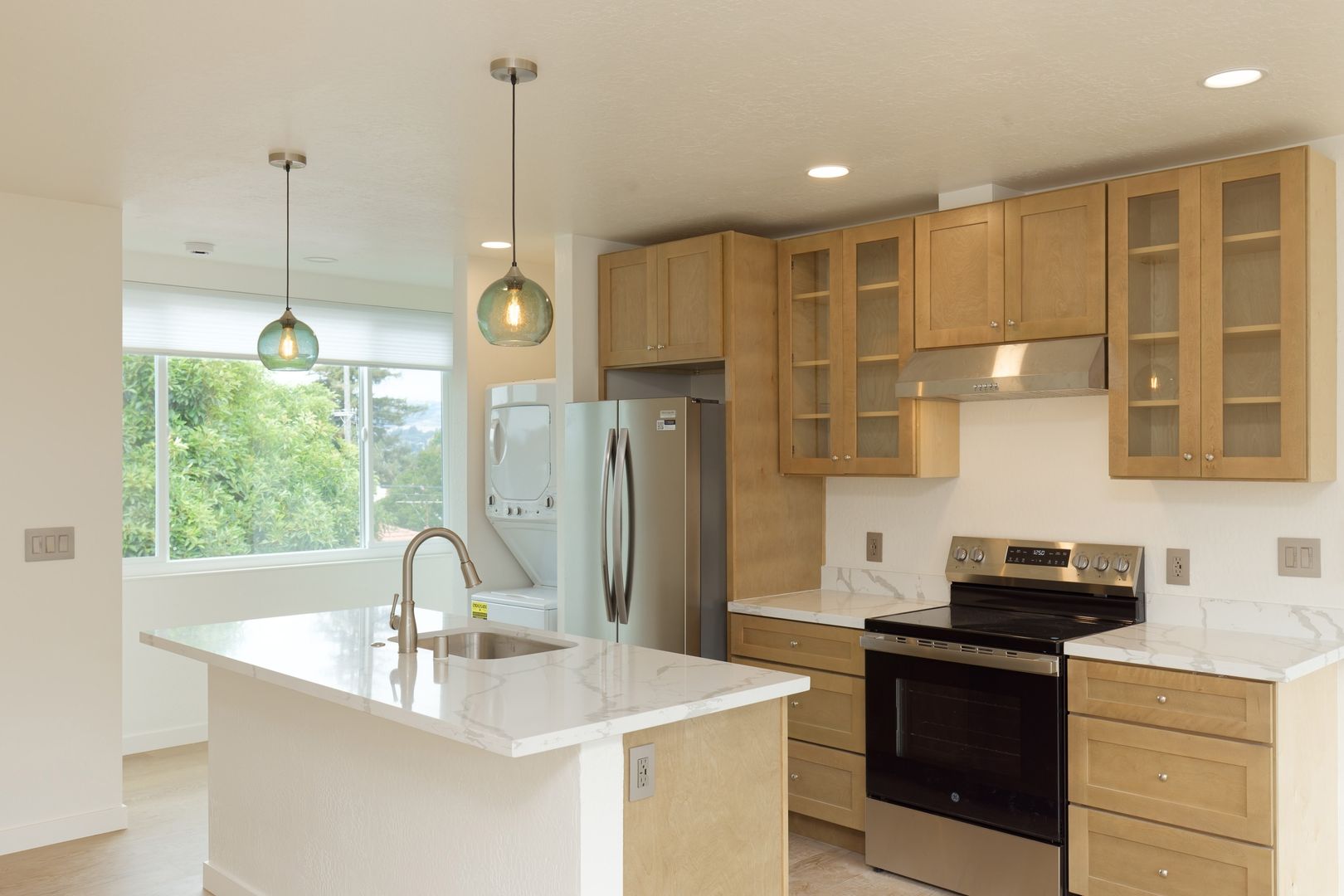 San Leandro Apartment: 150 Haas Ave