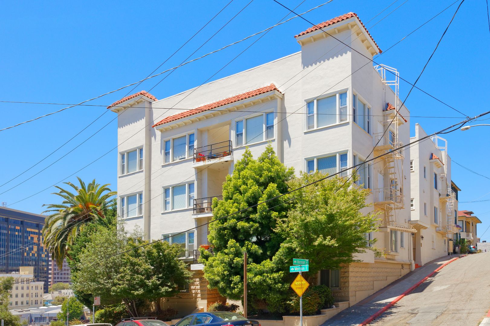 Oakland Apartment: 189 Vernon Terrace