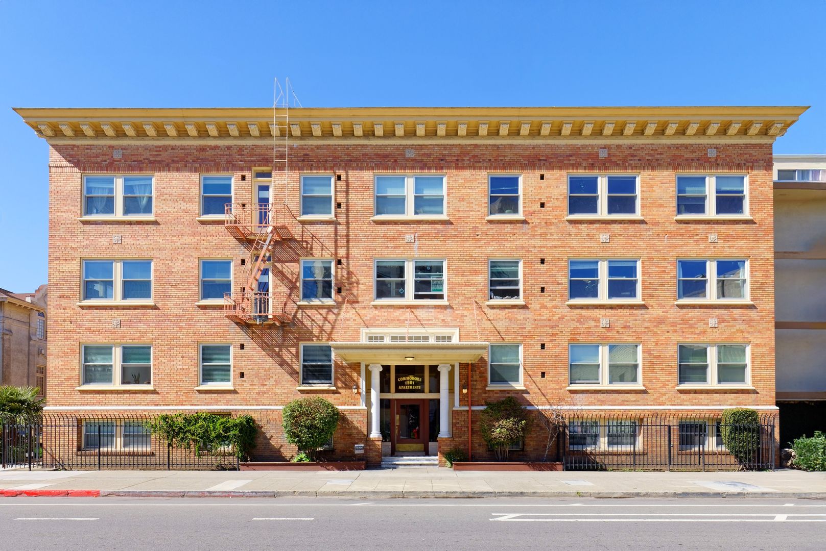 Oakland Apartment: 1501 Madison Street