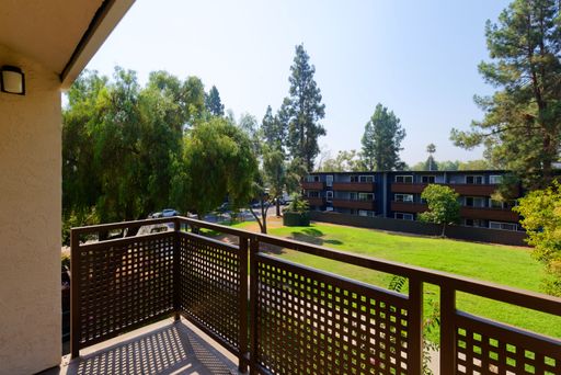 Bright 2 Bedroom with Balcony, Move In Special, - Close to Bart, Sunvalley Mall and More! – photo 1