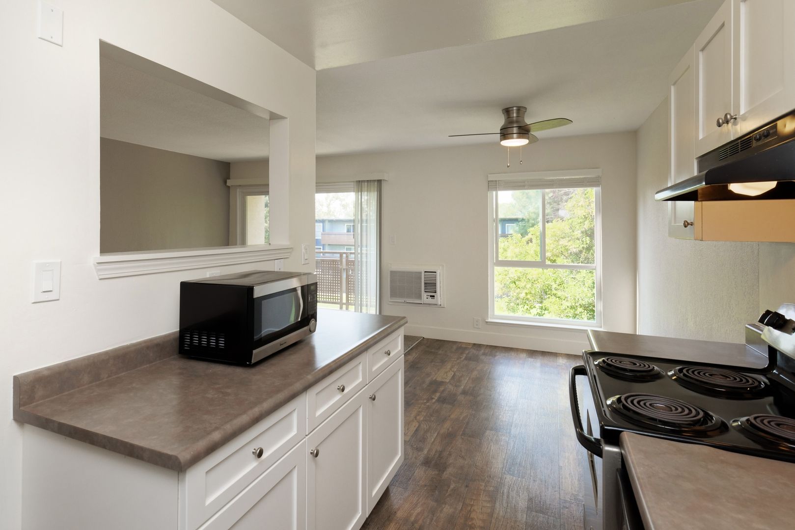 Concord Apartment: 1841 Laguna Street