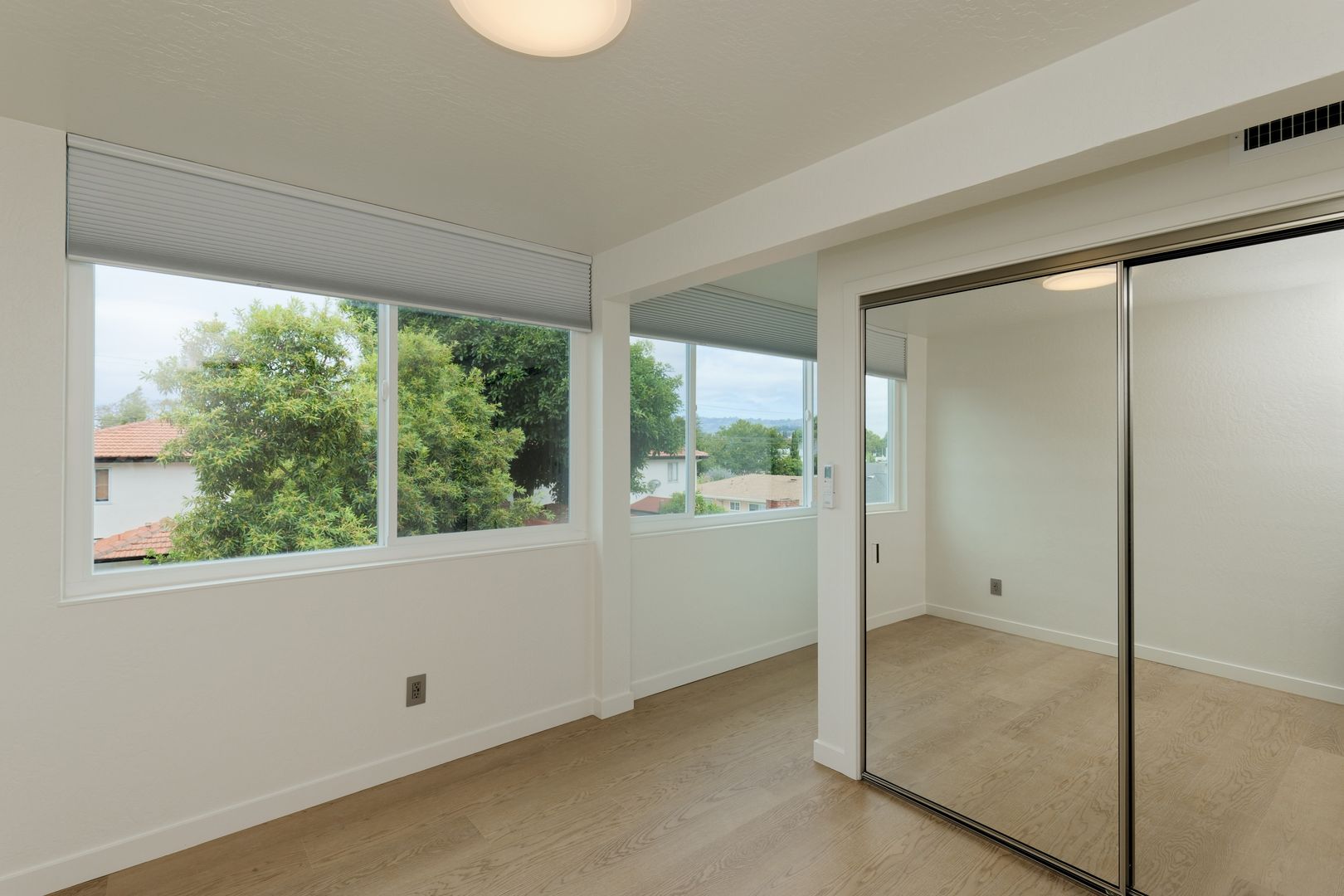 San Leandro Apartment: 150 Haas Ave