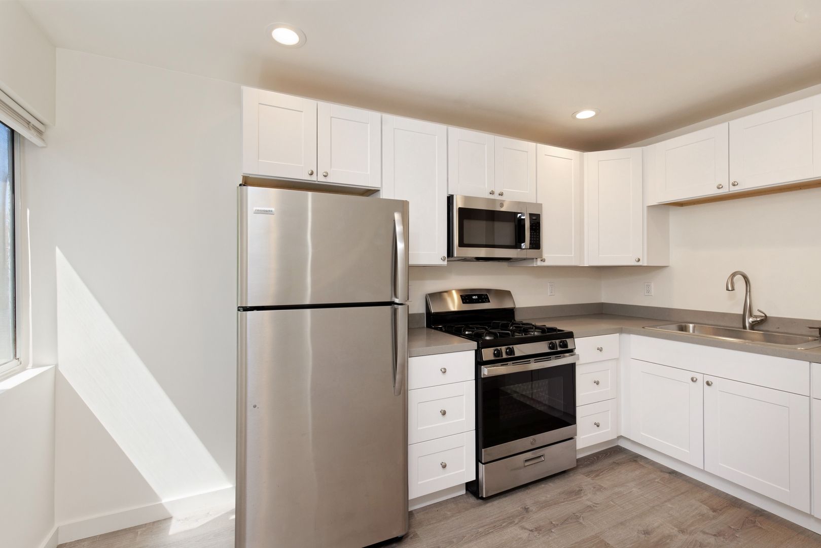 Berkeley Apartment: 1406-1408-1410 Allston Way