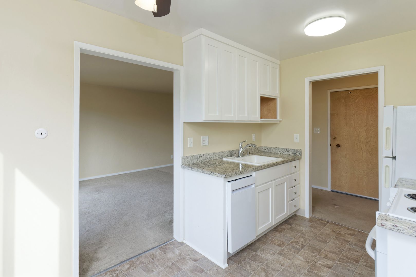 San Leandro Apartment: 206 Chumalia St.