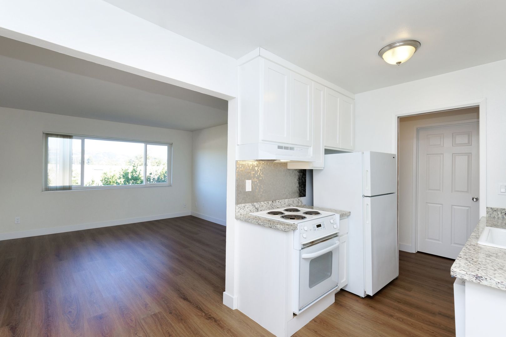 San Leandro Apartment: 150 Haas Ave