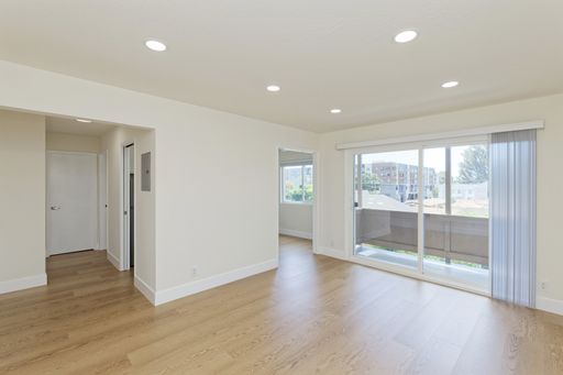 Newly Renovated Top Floor Sunny 1bed with Balcony in San Leandro! – photo 1