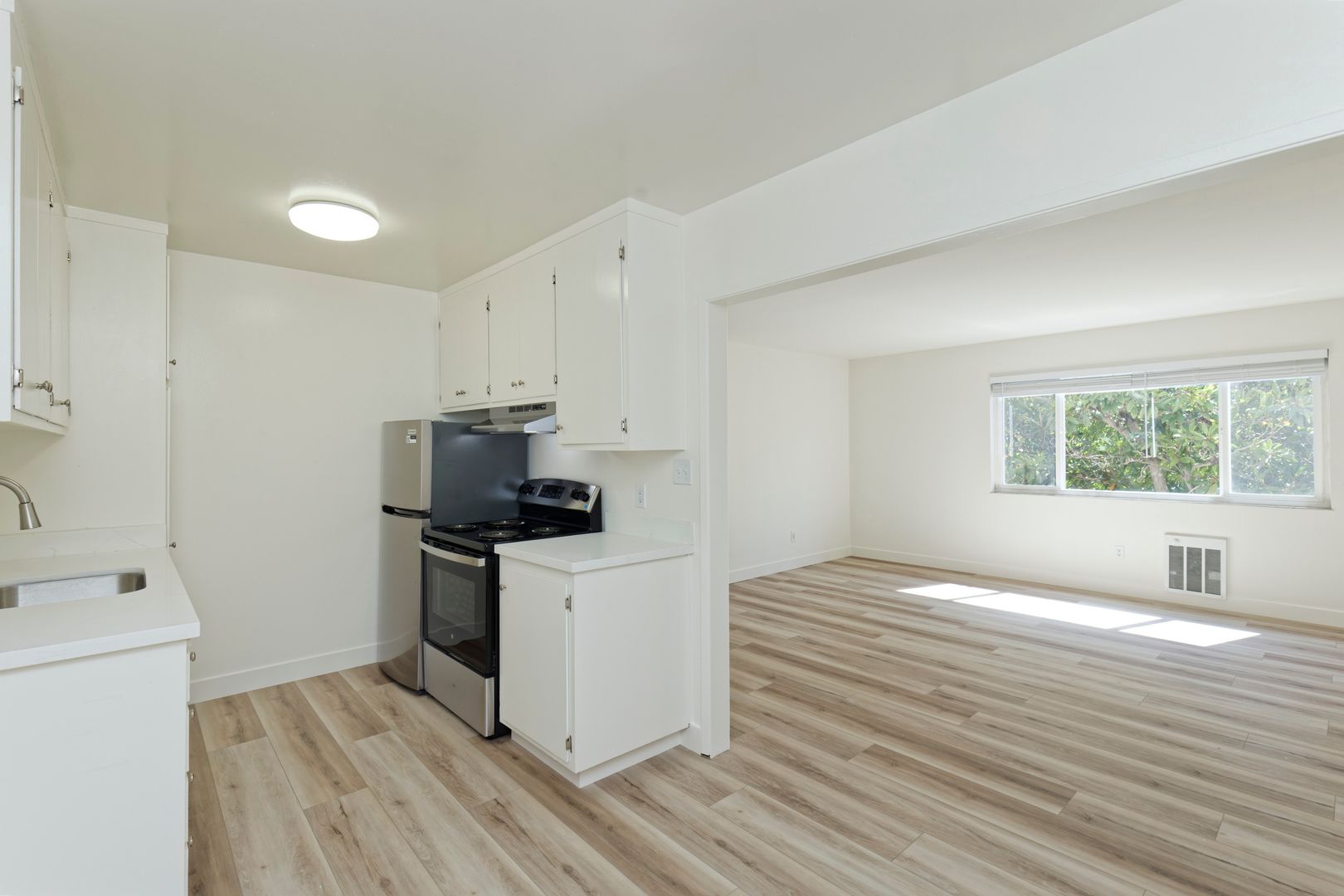 San Leandro Apartment: 184 Callan Ave