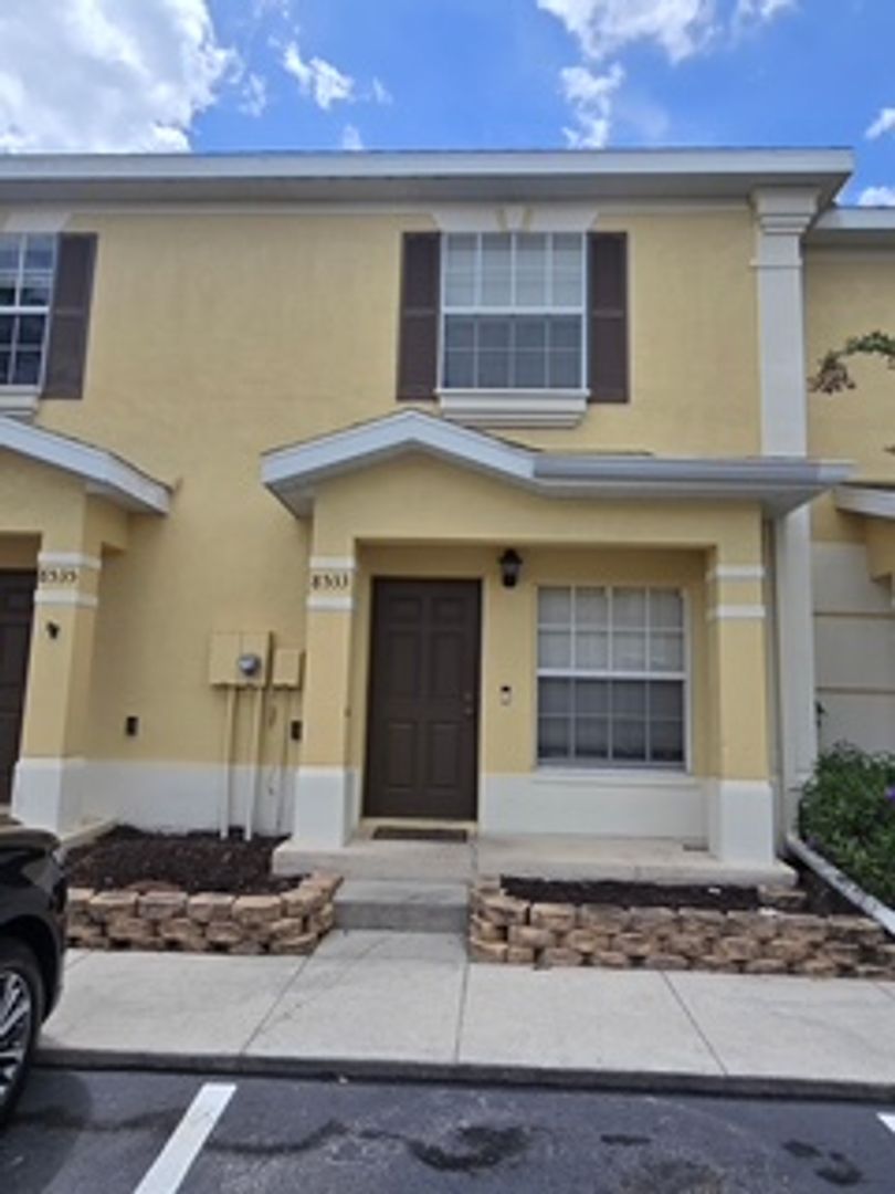 Tampa Townhome: 8533 Gablebend Way