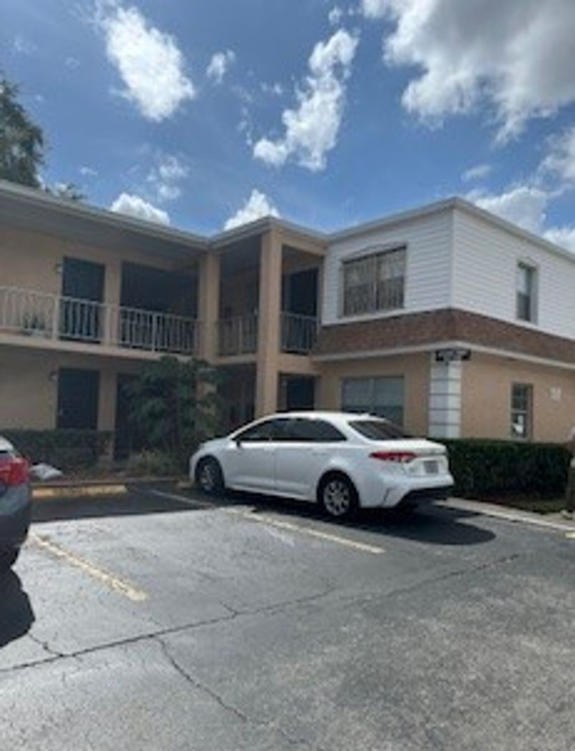 Tampa Condo: 4718 Joseph Ct. 220