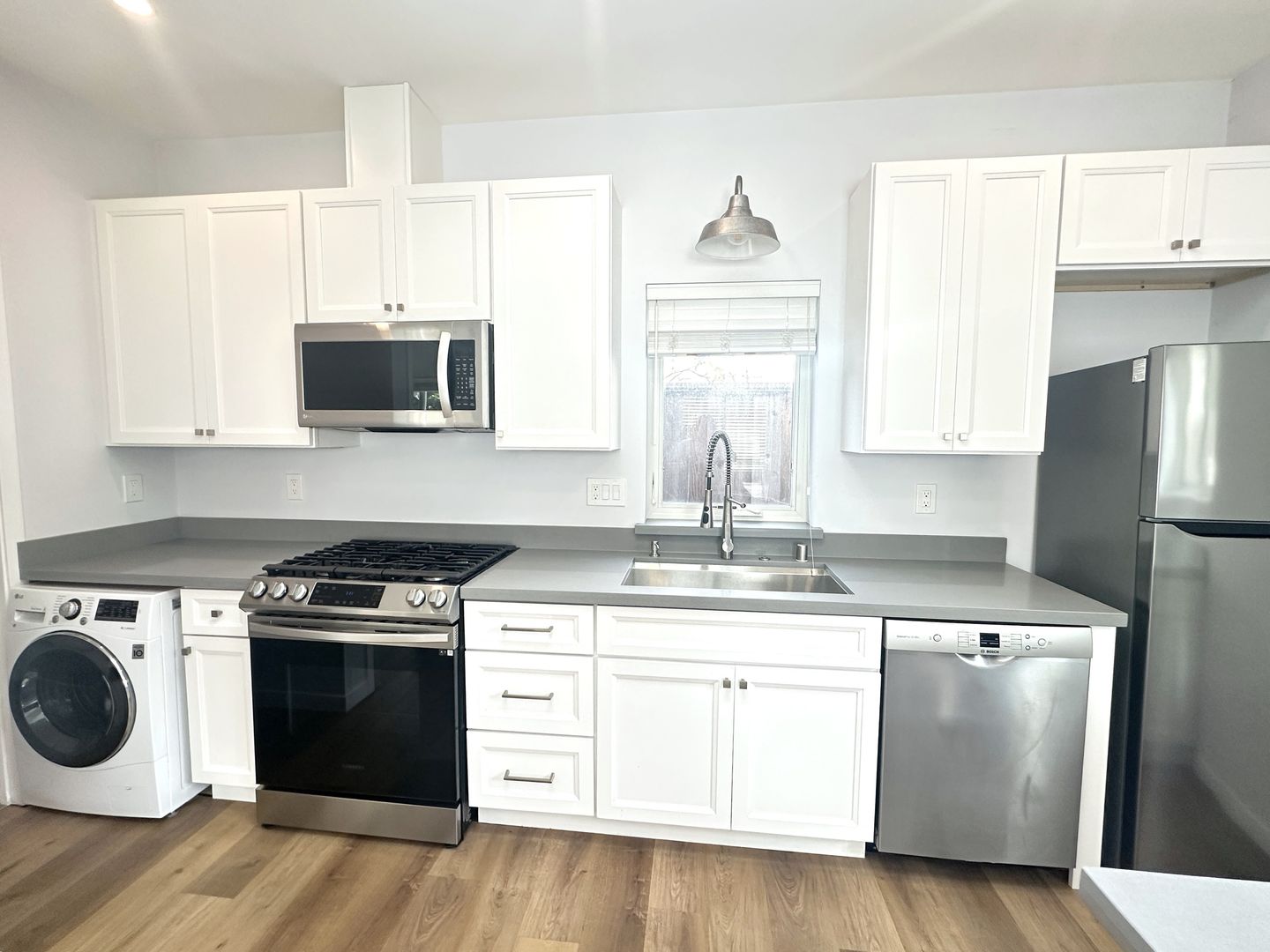 Oakland Apartment: 1439 38th Avenue