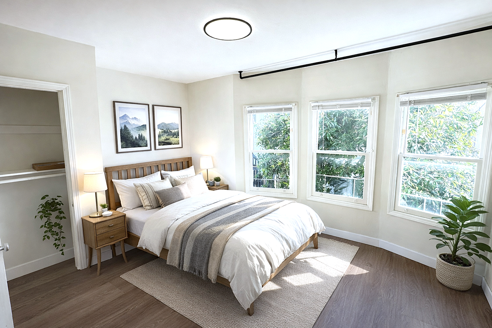 Berkeley Apartment: 1827 Berkeley Way