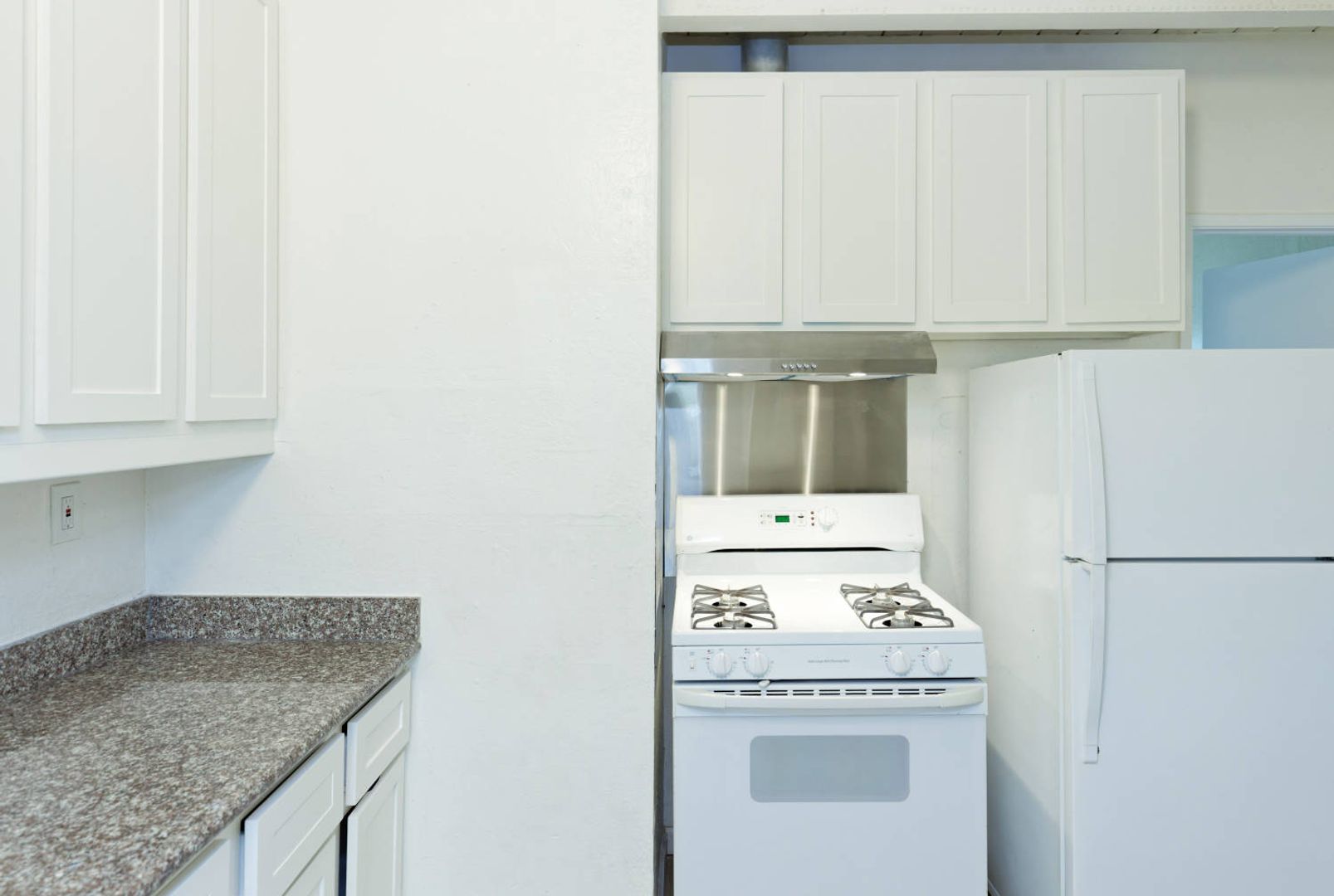 Oakland Apartment: 740 27th St