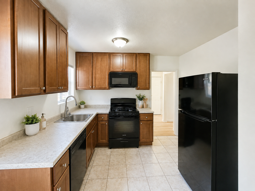 FREE RENT @Lovely 2bdrm/1bath Newly Remodeled Apartment With Laundry and Parking Option – photo 1