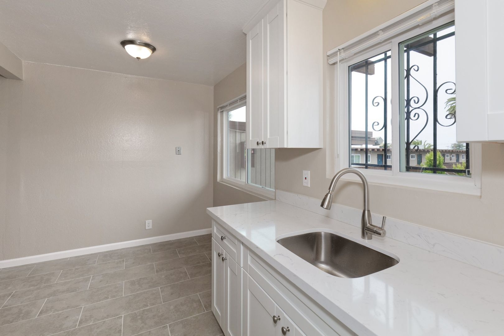 Oakland Apartment: 2800 21st Avenue