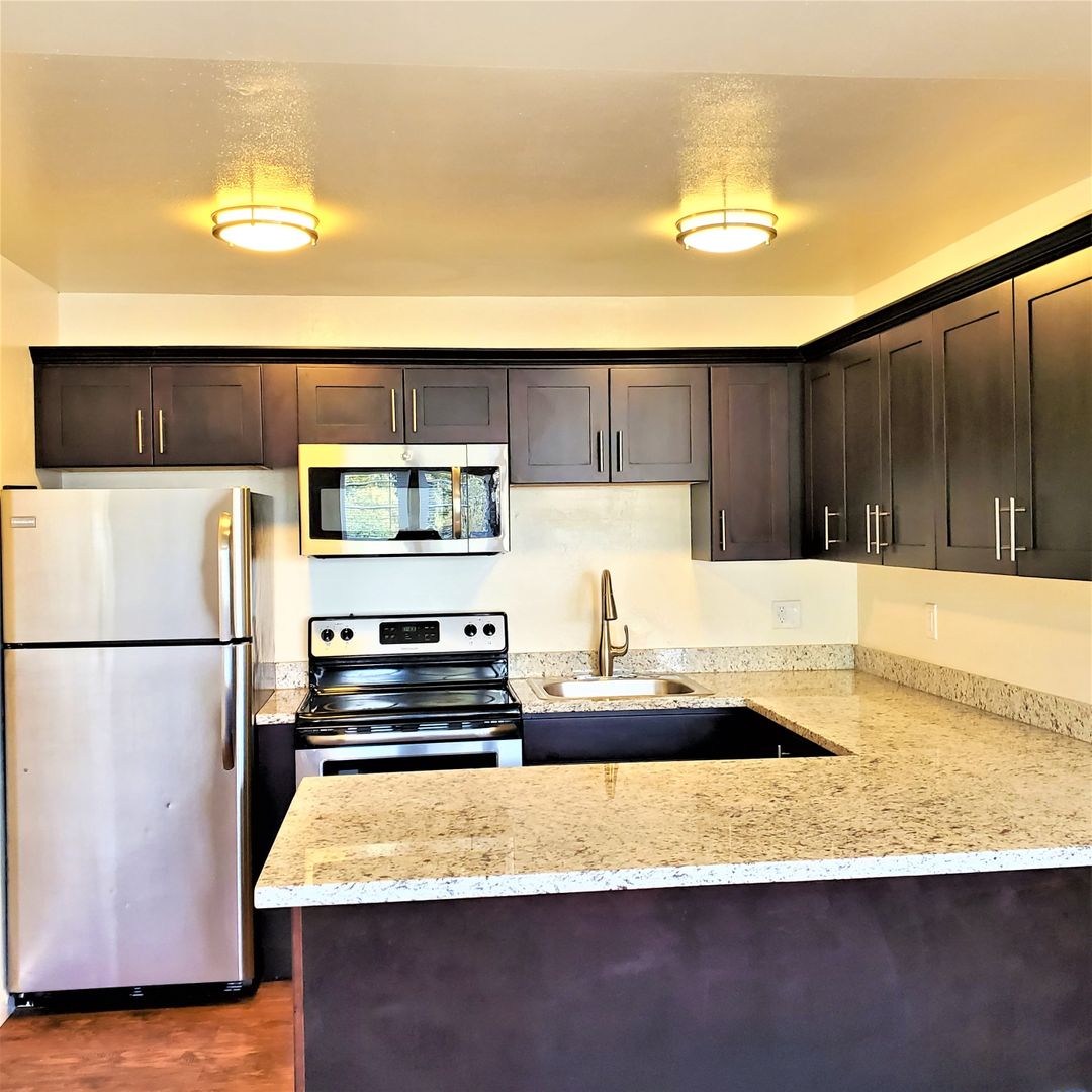 Berkeley Apartment: 2500 Dana St