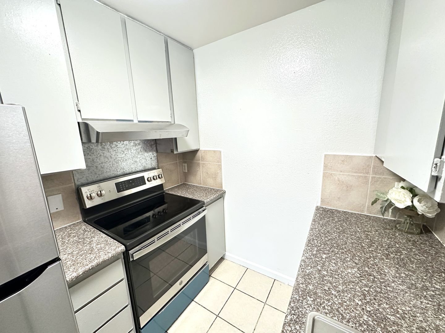 Oakland Apartment: 3421 68th Avenue