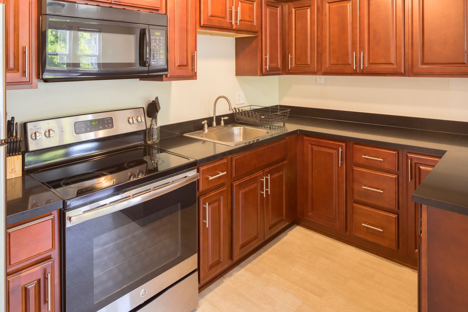 Berkeley Apartment: 2500 Dana St