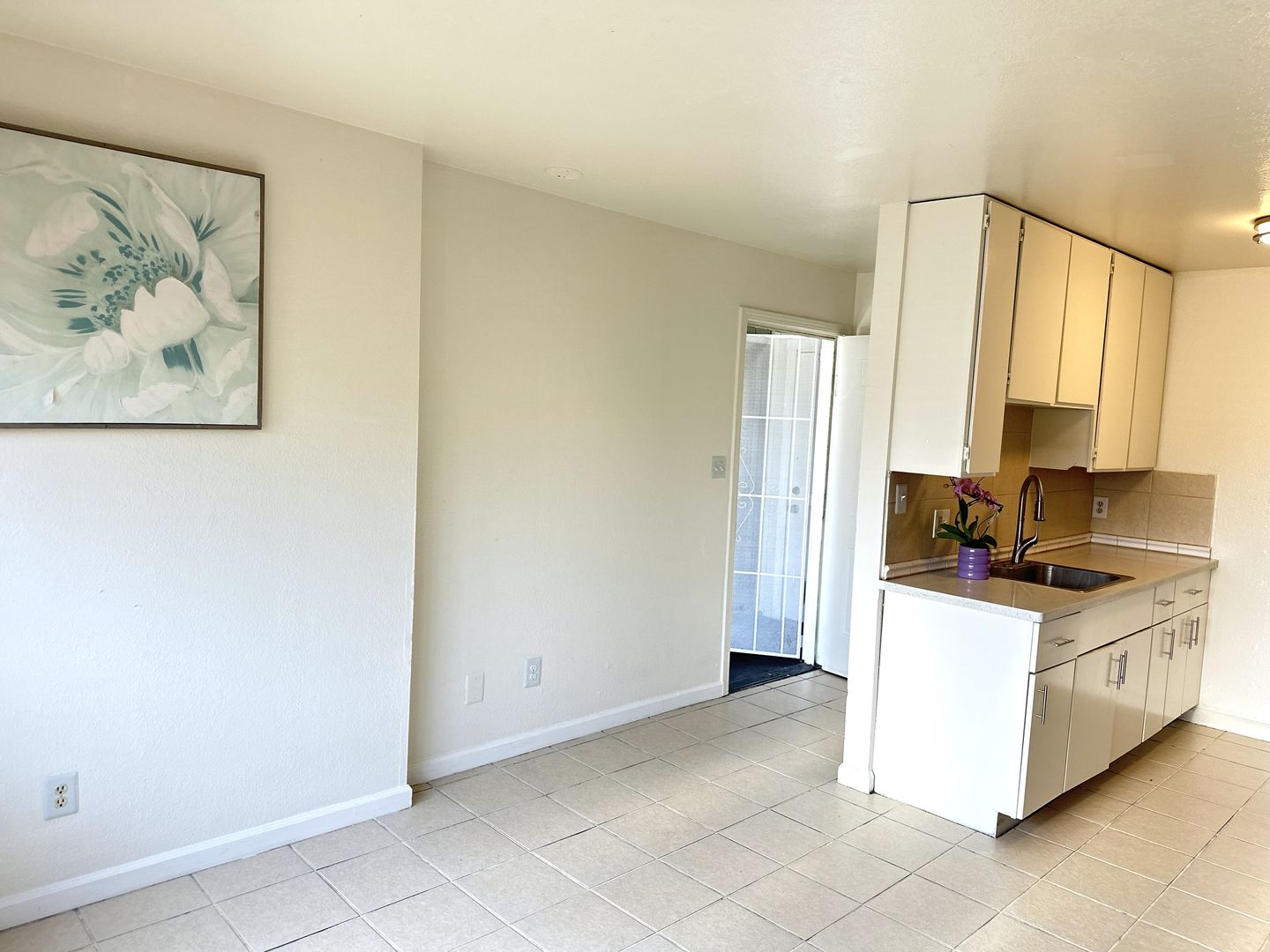 Oakland Apartment: 3421 68th Avenue