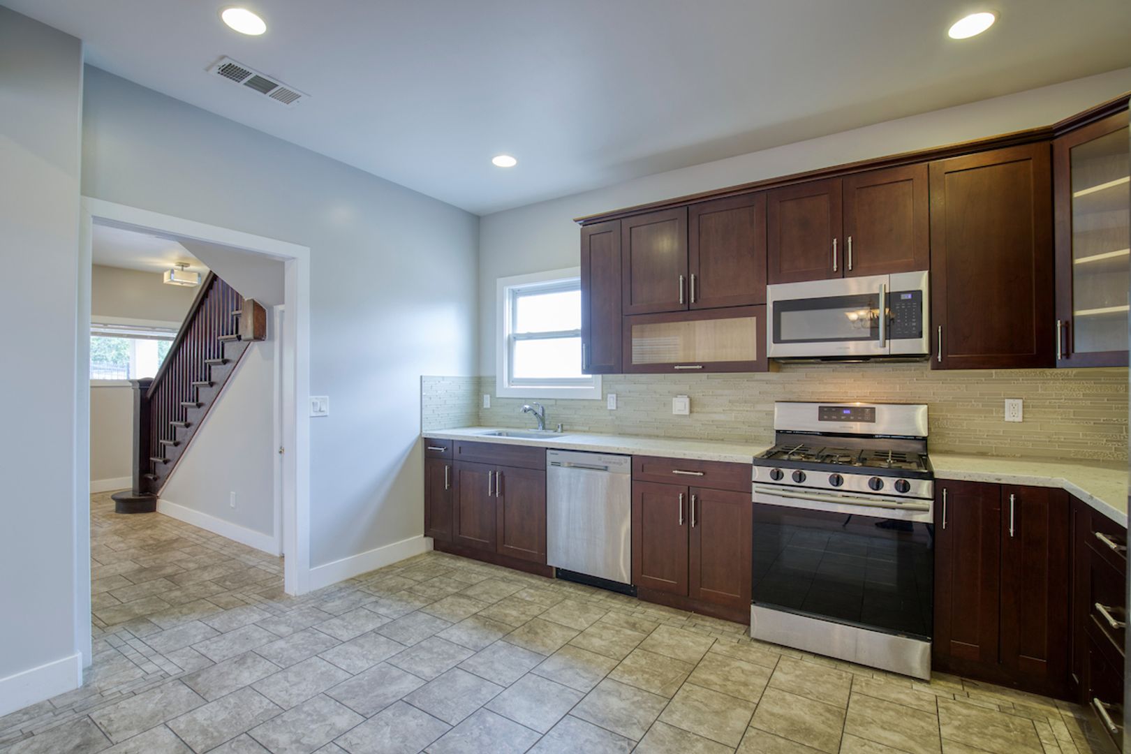 Vallejo Apartment: 419 Carolina St