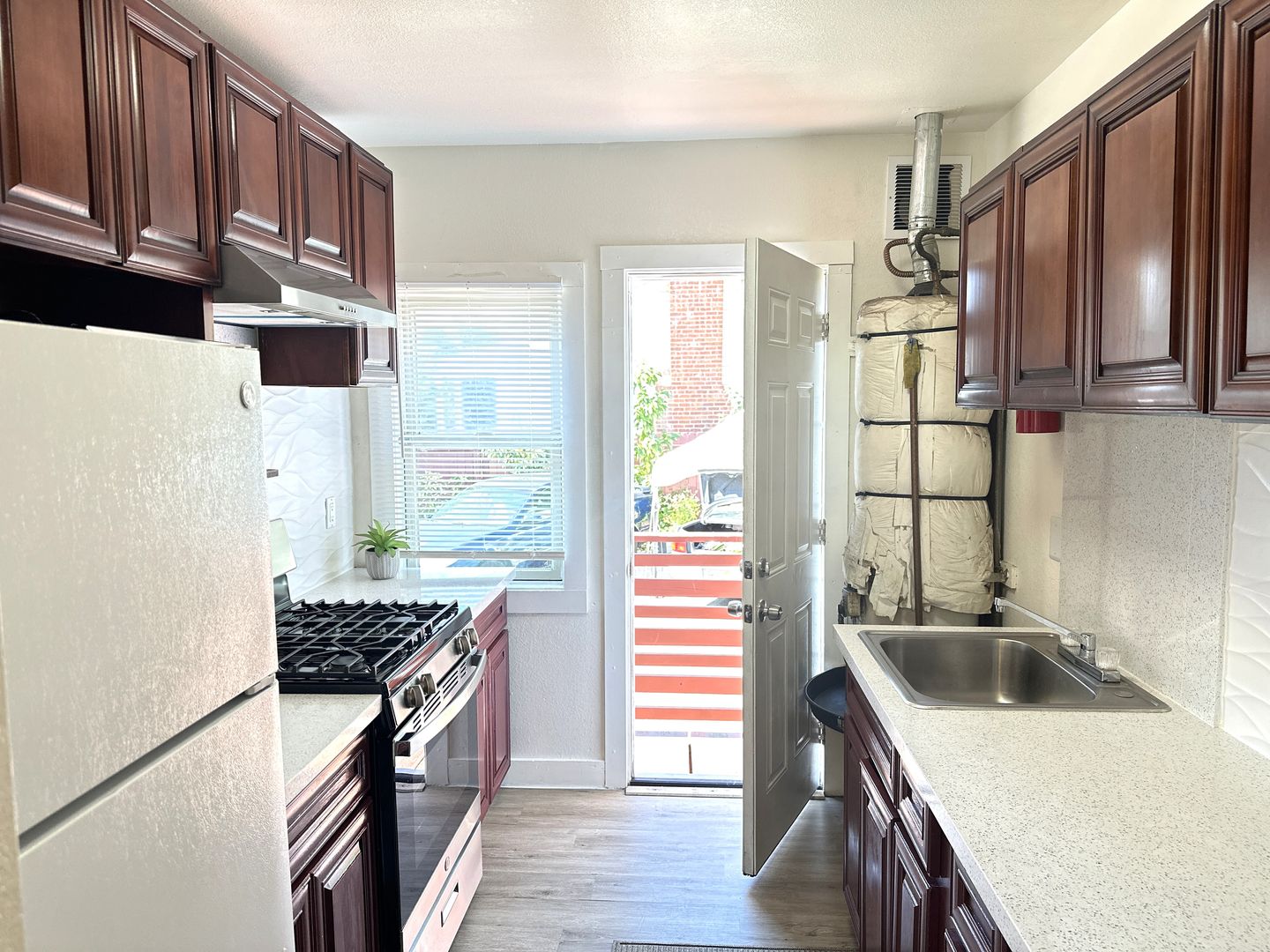 Oakland Apartment: 2648 E 27th Street,