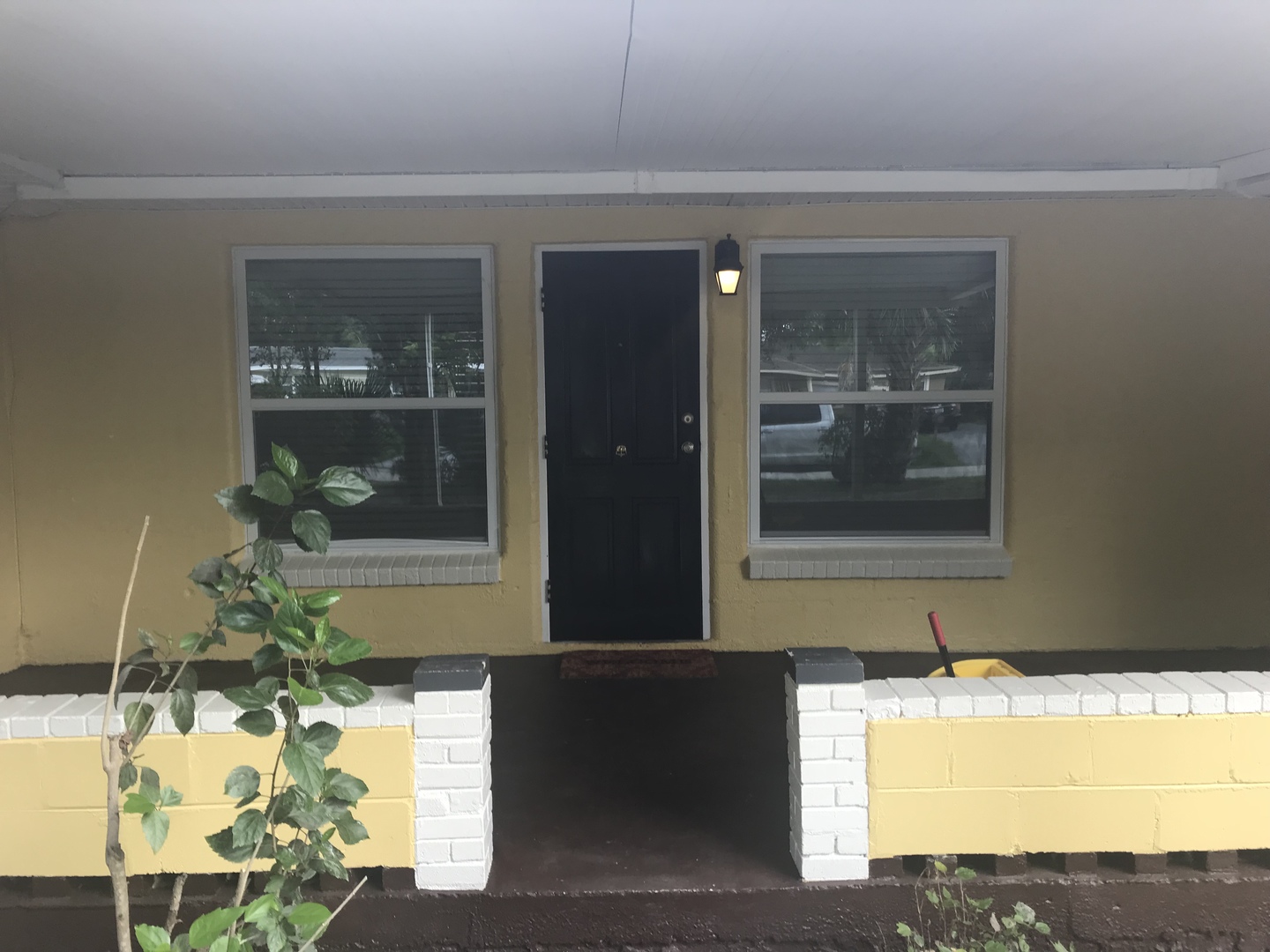 Tampa House: 1715 W Saint Conrad