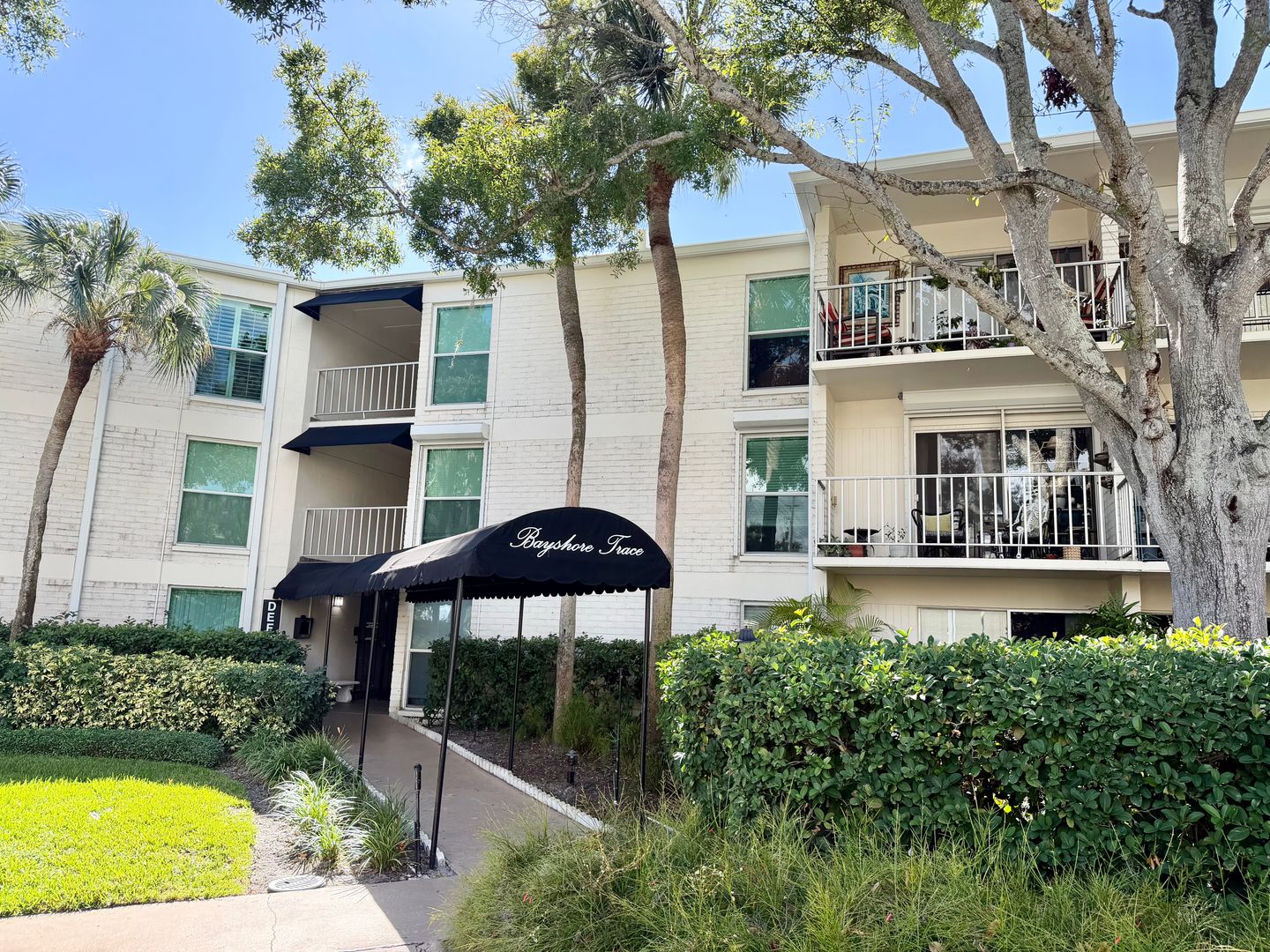 Tampa Condo: 3325 Bayshore Blvd #F22