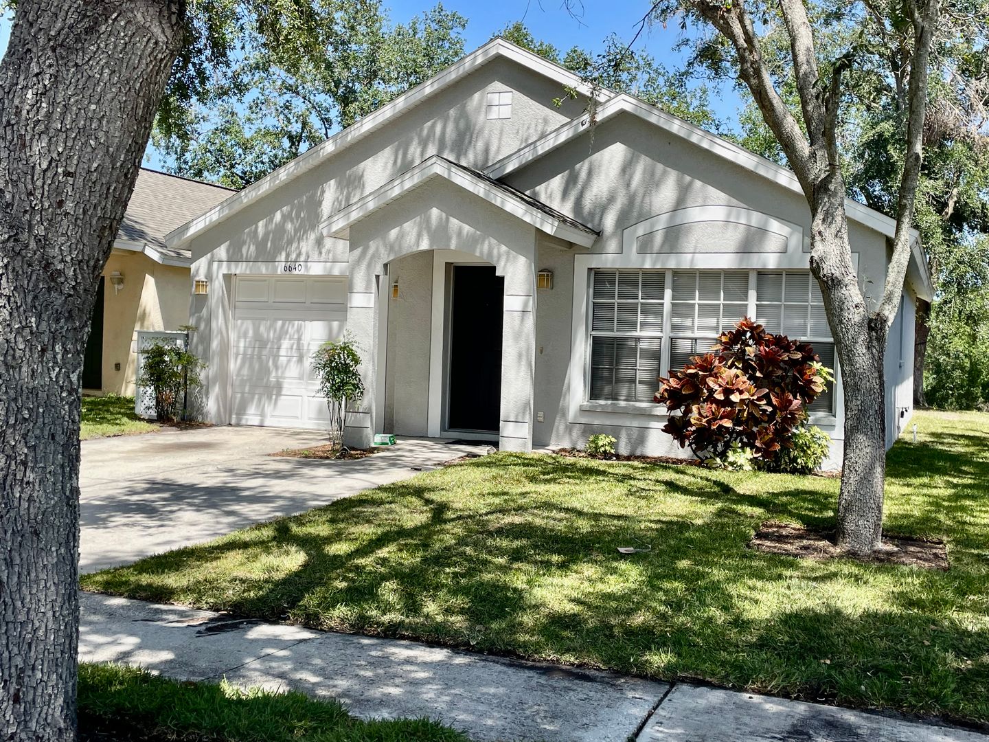 Riverview House: 6640 Summer Haven