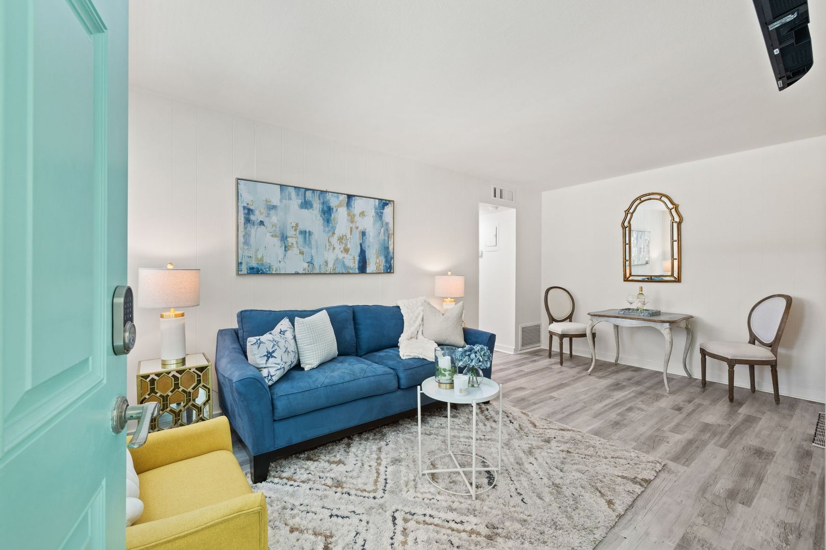 Reddington Shores Apartment: 17620 LEE AVE