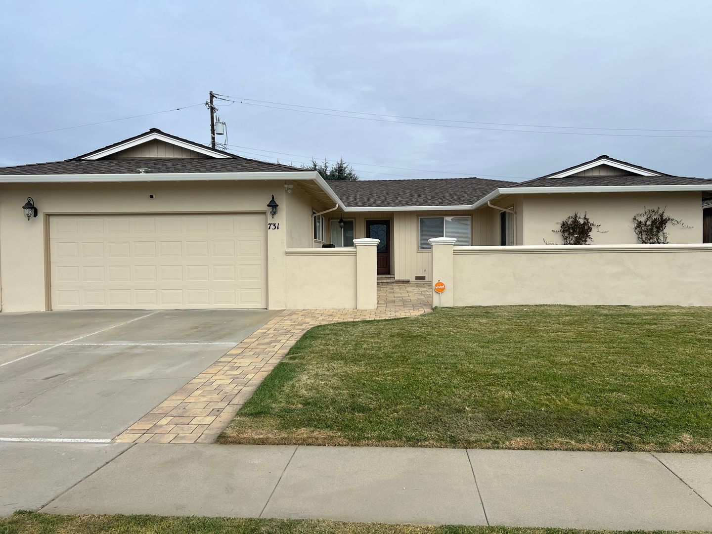 Salinas House: 731 La Mesa Dr.