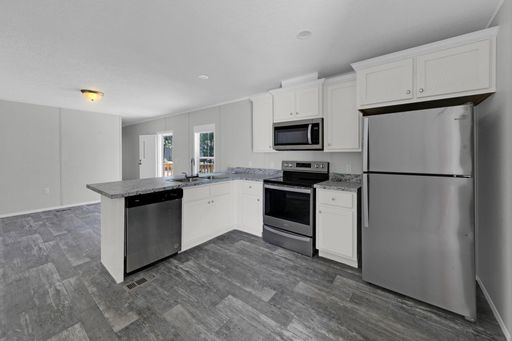 Luxury 3 Bedroom/ 2 Bath Mobile Home
