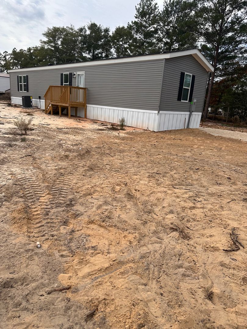 DeFuniak Springs House: 443 W Dogwood Avenue