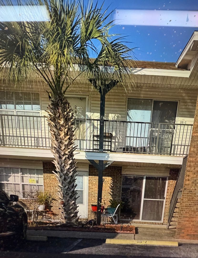 Fort Walton Beach Apartment: 321 Woodrow St. NE