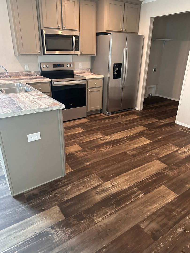 DeFuniak Springs House: 433 W Dogwood Avenue