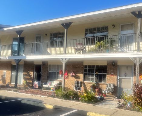 2-Bedroom 1-Bath - Includes Basic Cable & Water **MOVE-IN SPECIAL-ONE MONTH FREE – photo 1