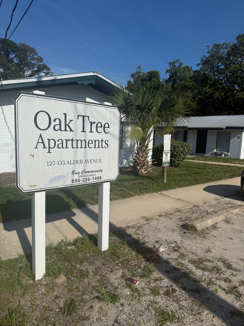 Fort Walton Beach Apartment: 127-133 Alder Avenue