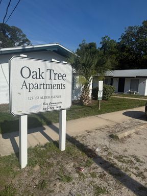 2 Bedroom 1 Bath - Downtown Fort Walton Beach - Amazing Price - Great Location – photo 1