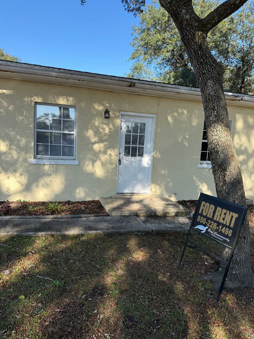 Shalimar Apartment: 8 3rd Street