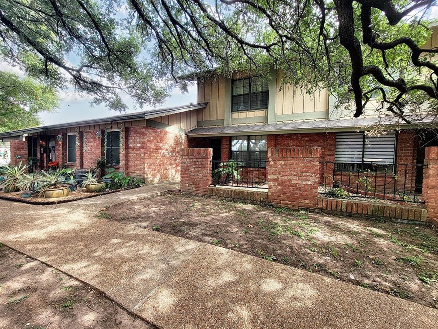 Austin House: 9503 Quail Village Lane