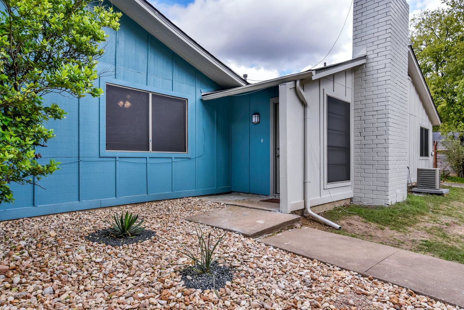 Austin Apartment: 124 W William Cannon Dr