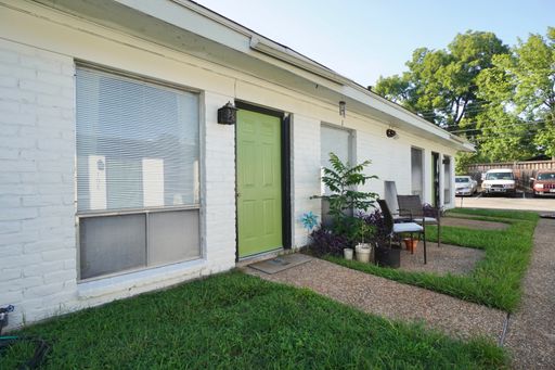 Bright 2BR/1BA Home with Open Layout in Austin! – photo 1
