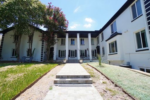 Charming 2 Bed / 1 Bath Apartment in the Heart of Austin, TX – photo 1