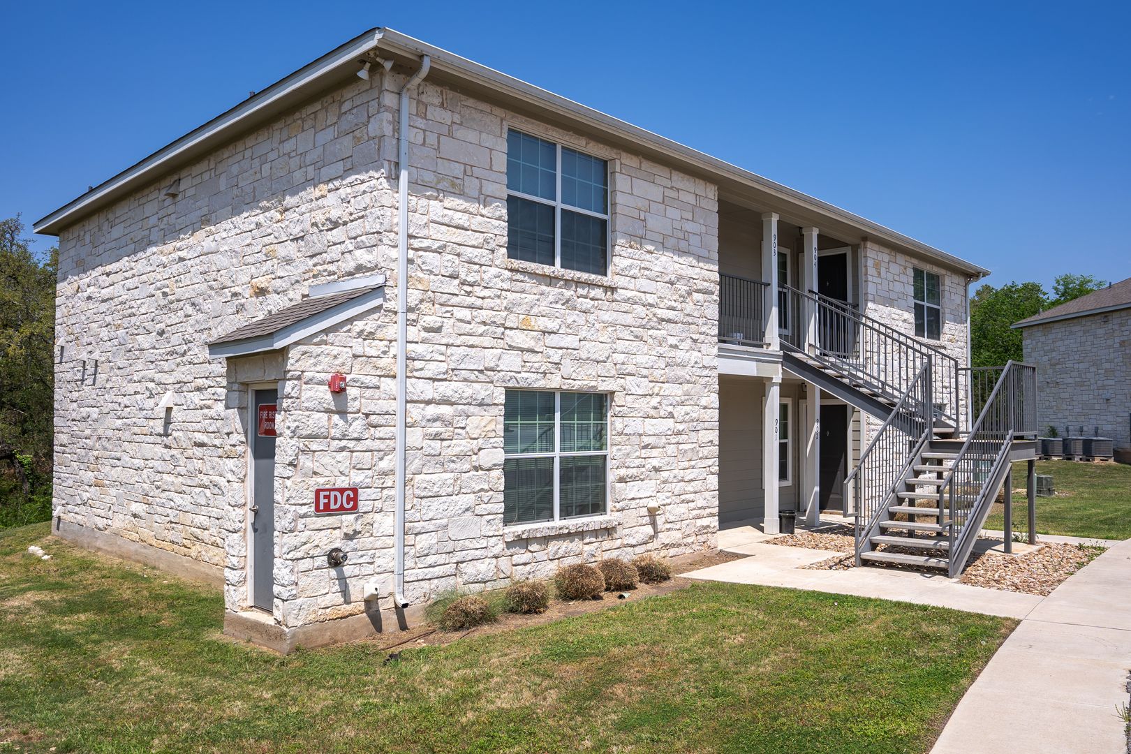 Liberty Hill Apartment: 304 Stubblefield Lane