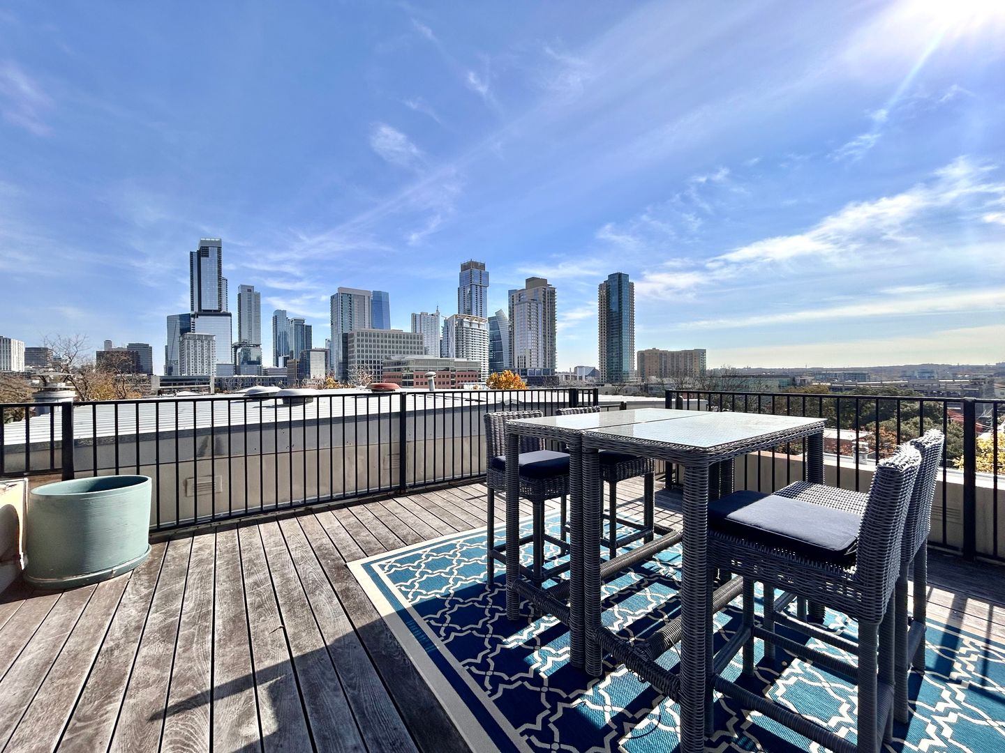 Austin House: 1106 West 6th Street Unit 205
