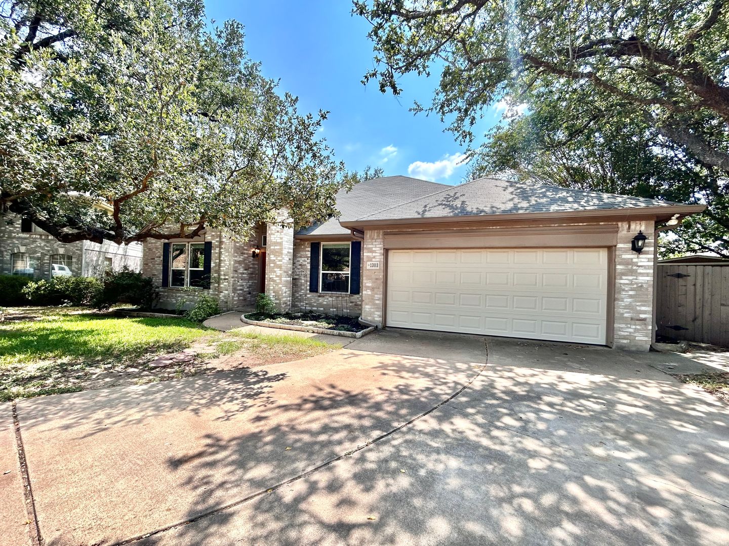 Cedar Park House: 1303 White Dove Cove