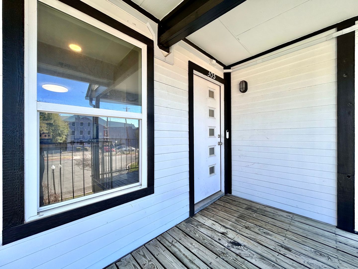 Austin House: 6409 Burns Street Unit 305