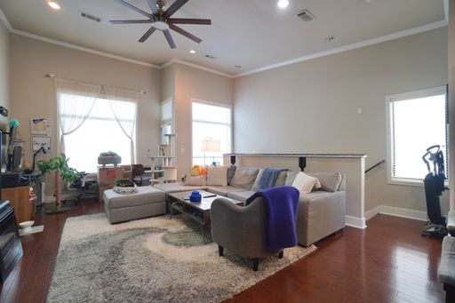 Beautiful 2BR, 2.5BA Townhome Minutes from Downtown Austin! – photo 1
