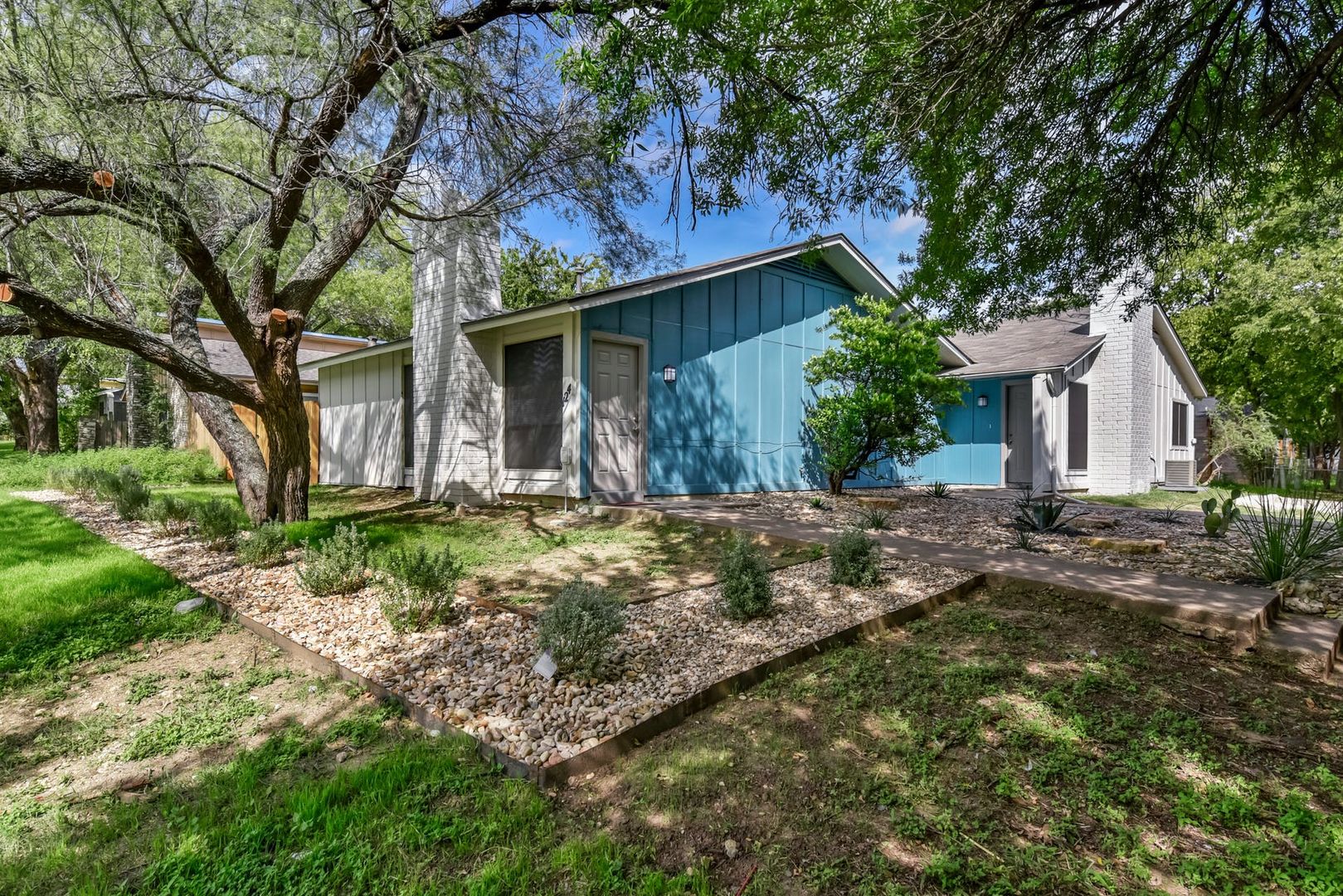 Austin Apartment: 124 W William Cannon Dr