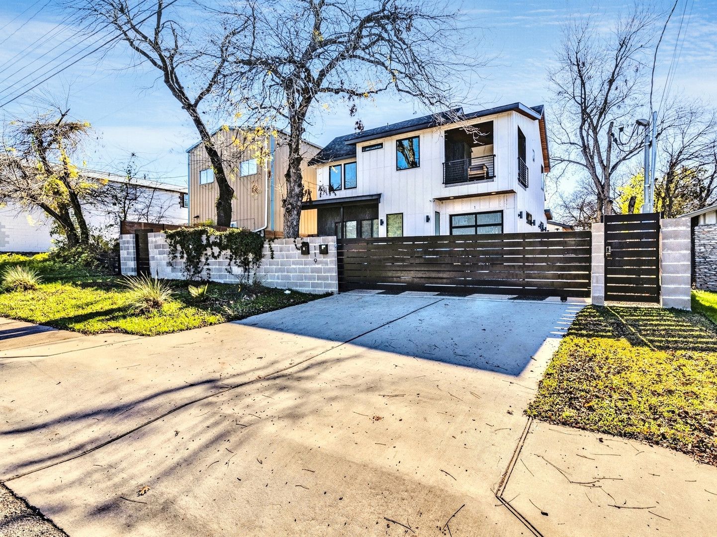 Austin House: 119 Lightsey Road Unit 2